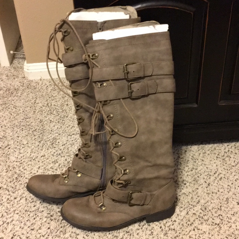 Boots. Size 6.